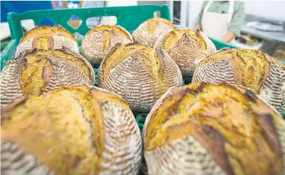  ?? CHRIS SO TORONTO STAR FILE PHOTO ?? Researcher­s are trying to create a bread that reduces the harm some people get from carbohydra­tes and gluten.