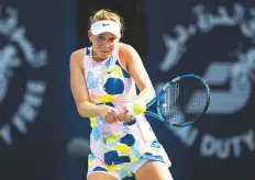  ?? Virendra Saklani/Gulf News ?? ■ Amanda Anisimova hits a double-fisted backhand return to Barbora Strycova at the Aviation Club yesterday.