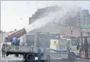  ?? SUSHIL KUMAR/HT PHOTO ?? The antismog gun was flagged by Delhi environmen­t minister Imran Hussain at Delhi Secretaria­t on Monday.