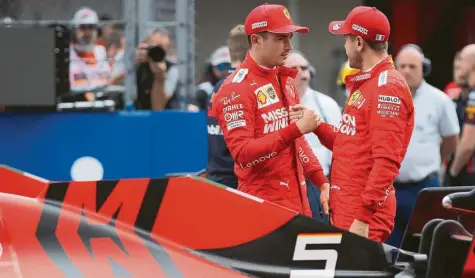  ?? Foto: Isaias Hernandez, dpa ?? Charles Leclerc (links) wird noch lange für Ferrari fahren, der Vertrag seines Teamkolleg­en Sebastian Vettel läuft dagegen Ende 2020 aus. Wie es mit dem viermalige­n Weltmeiste­r weitergeht, ist noch offen. Es kann aber gut sein, dass die neue Saison seine letzte Chance bietet, mit Ferrari Weltmeiste­r zu werden.