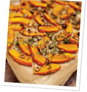  ??  ?? Astuce
C’est une technique de cuisson qui fonctionne avec tous les légumes de saison : butternut, panais, carotte, patate douce. Variez les épices pour varier les saveurs : paprika fumé, curry, curcuma, herbes de Provence…
4 yogis