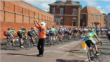  ?? Picture: Elvin Young, ?? The tour passing through Gloucester in 2016