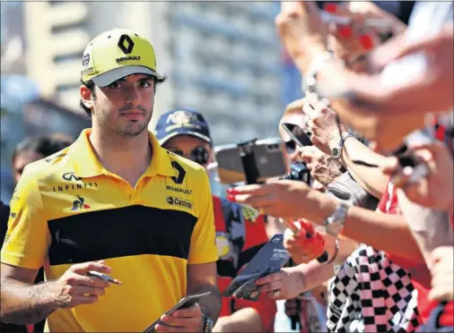  ??  ?? INCÓGNITA. El futuro de Carlos Sainz para la próxima temporada todavía está en el aire aunque el madrileño tiene varias ofertas.