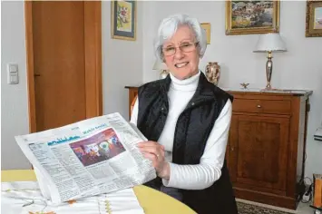  ?? Foto: Maria Schmid ?? Nicht nur in der Kneippstad­t ist immer viel geboten: Um den Überblick zu behalten, ist ein Blick in die Service Seiten „Wohin heu  te“der Mindelheim­er Zeitung hilfreich. Erika Moller nutzt diese Gelegenhei­t gerne.