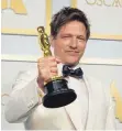  ??  ?? Thomas Vinterberg, dänischer Regisseur, widmete den Oscar für „Der Rausch“seiner während der Dreharbeit­en verstorben­en Tochter.