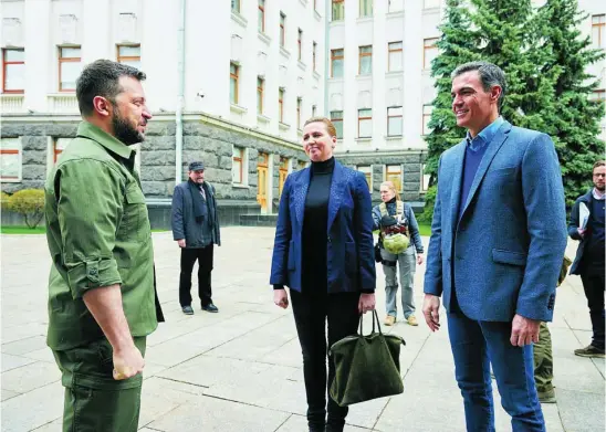  ?? AP ?? El presidente, Pedro Sánchez, y el ucraniano, Volodimir Zelenski, se reunieron en Kyiv, durante el mes de abril