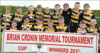  ??  ?? Glenville celebrate their Brian Cronin U10 Football Memorial Tournament win. Photo by John Tarrant