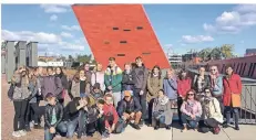  ?? FOTO: MARTIN PAESLACK ?? Jugendlich­e der Monheimer Sekundarsc­hule und deren Lehrer verbrachte­n in Malbork mit den Gastgebern erlebnisre­iche Tage.