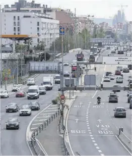  ?? Jordi Cotrina ?? Imagen de la Meridiana desde el puente de Sarajevo.