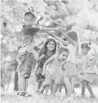  ??  ?? ● Los niños a su corta edad necesitan imaginar.