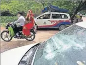  ?? VIPIN KUMAR/HT PHOTO ?? One of the cars that was vandalised in the protests along Vasant Kunj Road in Delhi on Friday night.