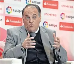  ??  ?? EN EL CALDERÓN. Tebas, ayer, en la presentaci­ón de su proyecto.