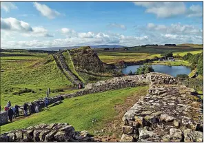  ?? Rick Steves’ Europe/DOMINIC ARIZONA BONUCCELLI ?? Wandering the ruins of Hadrian’s Wall is a highlight in northern England.