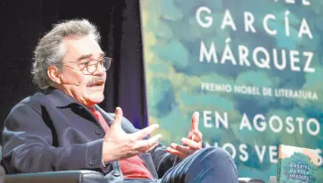  ?? ?? l Los hijos de Gabriel García Márquez, Gonzalo García Barcha (en la imagen) y Rodrigo García Barcha, presentan la novela inédita de su padre, ‘En agosto nos vemos’; en el marco del X aniversari­o de la muerte del escritor colombiano.