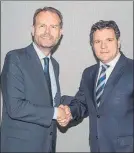  ?? FOTO: RCDE ?? Carlos Garcóa y Roger Guasch