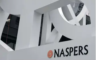  ?? Picture: Bloomberg ?? TUMBLING. Bourse heavyweigh­t Napsers’ shares fell 1.83% to R2 745 on Friday. Shares in Tencent, in which Naspers has a 3% stake, also fell.