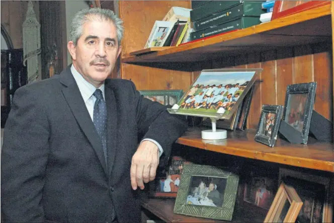  ??  ?? Goyo Benito, en una imagen de archivo de una entrevista para AS, falleció ayer a los 73 años de edad. El mundo del fútbol dice adiós a un histórico del Real Madrid y la Selección.