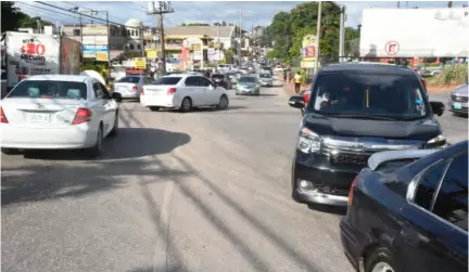  ?? (Photo: Observer file) ?? Traffic on Caledonia Road in Mandeville