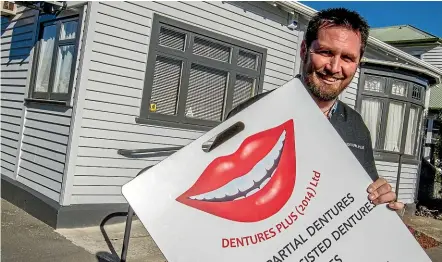  ??  ?? Dentures Plus owner Ryan Carlton leads a team of friendly profession­als providing new dentures, repairs, checkups and quality cleaning products.