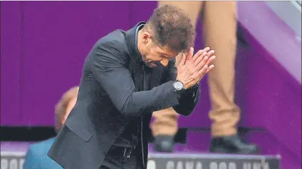  ?? FOTO: EFE ?? Diego Simeone se emocionó en varios momentos tras el pitido final del choque de Zorrilla