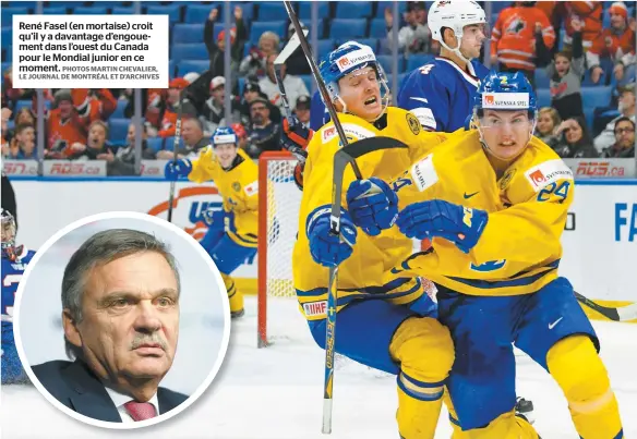  ??  ?? René Fasel (en mortaise) croit qu’il y a davantage d’engouement dans l’ouest du Canada pour le Mondial junior en ce moment. PHOTOS MARTIN CHEVALIER, LE JOURNAL DE MONTRÉAL ET D’ARCHIVES