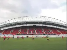  ?? (Photo Eric Estrade) ?? Le fameux stade de Thomond Park (  places), véritable cathédrale du peuple de Limerick...