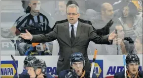  ?? Postmedia News ?? Oilers’ coach Tom Renney has been advised to take time off because of a concussion.