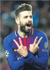  ??  ?? GOL. Gerard Piqué dejó su sello con el tercer gol frente a la roma.