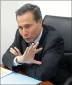  ??  ?? AYER. Nisman, jefe de la experta en terrorismo Soledad Castro, hoy con Rosatti.