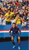  ?? Foto: afp ?? Idol der Massen: 222 Millionen Euro Mann Neymar.