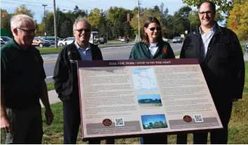  ?? JOE BARKOVICH/SPECIAL TO POSTMEDIA ?? This Stop 19 plaque was unveiled Monday in Welland. From left, Paul Chapman, a member of Niagara Division, Canadian Railroad Historical Associatio­n; Peter Boyce, Welland’s parks manager; Tammy Frakking, Niagara Division president; and Giorgio...