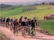  ?? ANSA ?? Sterrato La prima edizione (2016) della Granfondo Strade Bianche