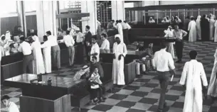  ??  ?? The main banking hall at Head Office in Al-Mubarakiya in 1963.