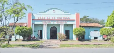  ??  ?? La Casa de Cultura “Teodoro S. Mongelós” funciona en uno de los caserones antiguos de la ciudad.