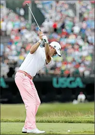  ?? AP/CHARLIE RIEDEL ?? Justin Thomas made nine birdies and an eagle while shooting a 63 in Saturday’s third round of the U.S. Open to move from 22nd into a tie for second with Brooks Koepka and Tommy Fleetwood.