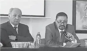  ??  ?? Le Dr Bekada Mohamed El Bachir (à droite) en compagnie du Dr Mohamed Bekkat Berkani
