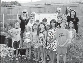  ?? Special to The Herald ?? The Garden Artisans Fresh food in the kitchen for children and youth program received a grant from Telus.