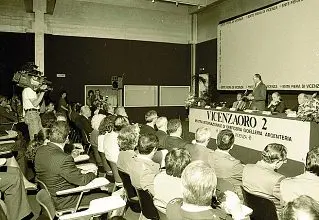  ?? ?? Storia Uno degli scatti della mostra sui 70 anni della fiera dell’oro (Foto Borracino)