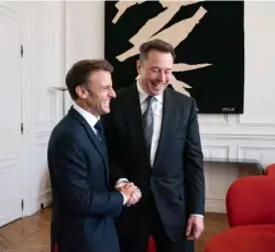 Elon Musk and his mother lunch with Bernard Arnault in Paris