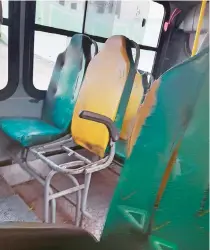  ?? FOTO DE LEITOR ?? Imagens de ônibus caindo aos pedaços viralizam na internet