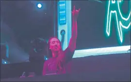  ??  ?? Steve Aoki durante su última presentaci­ón en Paraguay, en el año 2015. El 14 de octubre animará el Beatbratio­ns en el Puerto.