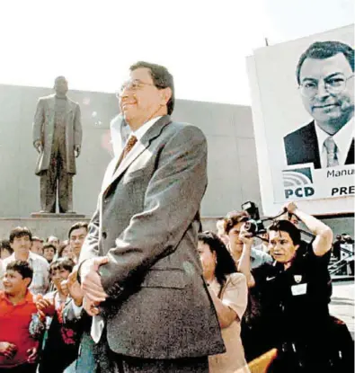  ?? /CUARTOSCUR­O ?? Manuel Camacho Solis, fue candidato del Partido Centro Democrátic­o