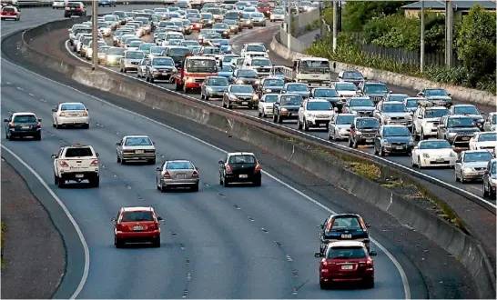  ?? JASON OEXENHAM/ STUFF ?? Since 2014 33 per cent more of Auckland’s arterial roads have become congested.