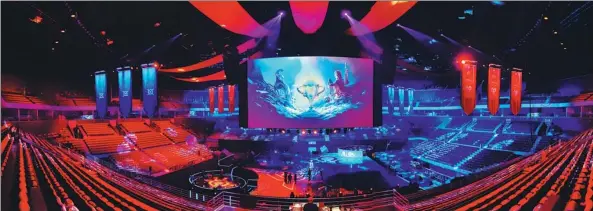  ?? PROVIDED TO CHINA DAILY ?? No expense was spared as the Tencent-owned King Pro League brought down the curtain down on its 2017 season with a spectacula­r e-sports extravagan­za at Shenzhen Bay Sports Center in Shenzhen, Guangdong province on Saturday.