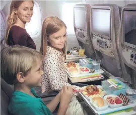  ??  ?? Ryanair: Bei einigen Airlines gibt es auch spezielle Menüs für Kinder.