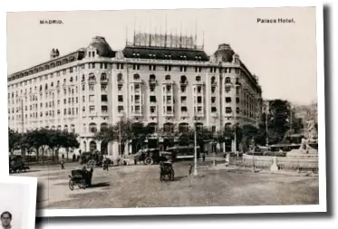  ??  ?? Arriba a la izquierda, el rey Alfonso XIII inaugura oficialmen­te el Palace el 12
de octubre de 1912. Arriba a la derecha, una vista exterior del hotel tras su apertura. En el centro, equipo de fútbol formado por los empleados del hotel.
Abajo, imagen...