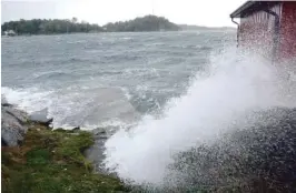  ??  ?? KRAFTIG: Ingen tvil om at «Knud» hadde mye krefter i seg. Her fra Biodden mot byfjorden.