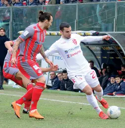  ??  ?? All’attacco Uno spunto di Bonazzoli nella partita contro la Cremonese