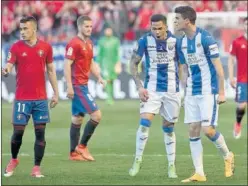  ??  ?? PROTESTAS. Jugadores del Leganés protestant­o en Pamplona.