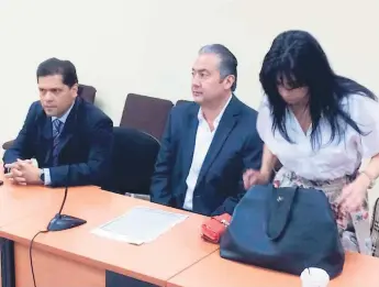  ??  ?? AUDIENCIA. El exvicemini­stro de la Serna Darío Roberto Cardona en sala de juicio.